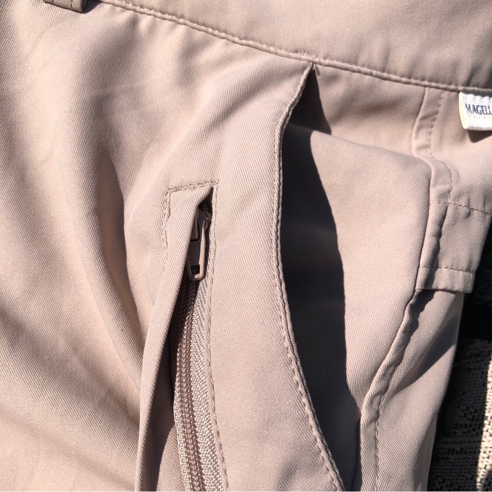 Magellan outdoor shorts size Small Beige - Picture 3 of 10